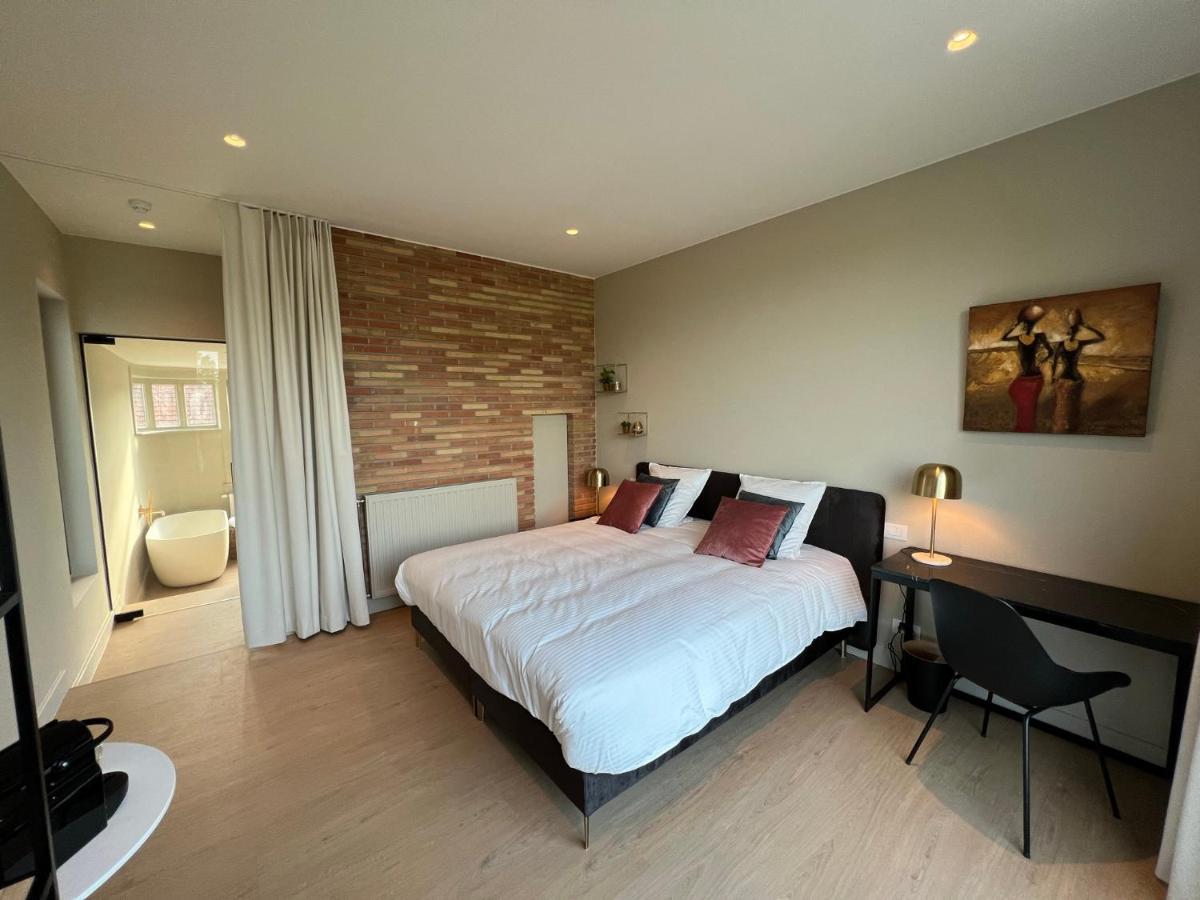 Tuss Bed & Breakfast คอร์ตไรก์ ภายนอก รูปภาพ