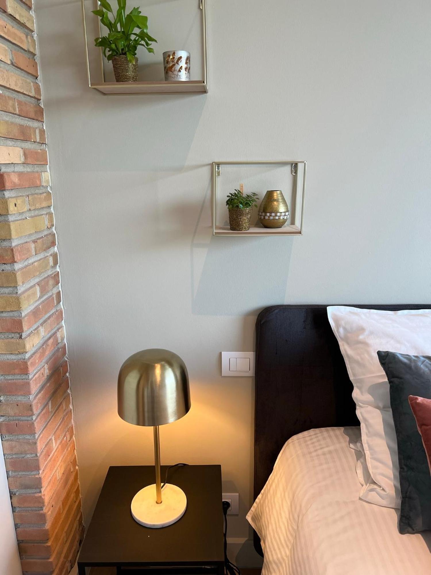 Tuss Bed & Breakfast คอร์ตไรก์ ภายนอก รูปภาพ